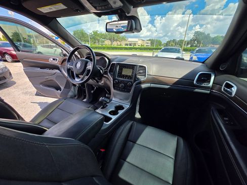 Used 2014 Jeep Grand Cherokee Overland w/ Advanced Technology Group RWD image 18