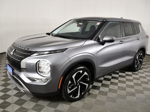 Used 2024 Mitsubishi Outlander AWD image 10