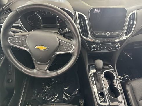 Used 2022 Chevrolet Equinox Premier FWD image 22