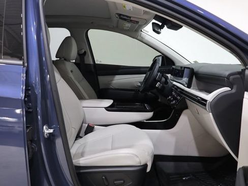 Used 2025 Hyundai Tucson Limited AWD/4WD image 36