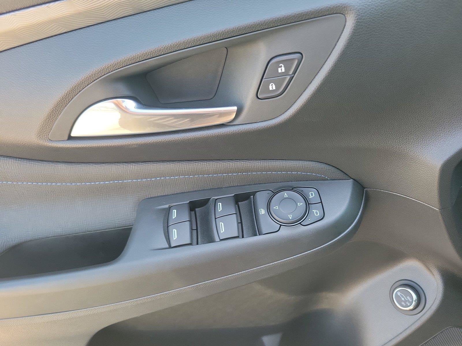 Used 2025 Buick Envista Sport Touring w/ Experience Buick Package FWD image 18