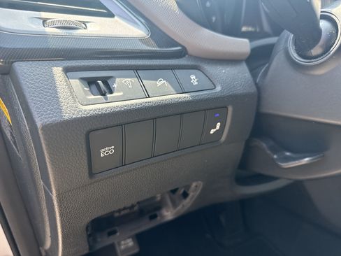 Used 2016 Hyundai Santa Fe SE w/ Option Group 02 FWD image 30