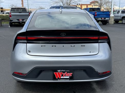 Used 2024 Toyota Prius LE image 15