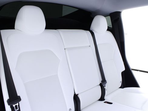 Used 2026 Tesla Model Y 2WD image 15