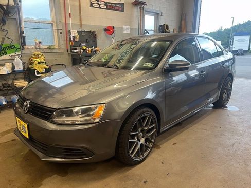 Used 2012 Volkswagen Jetta TDI FWD image 1