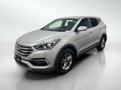 Used 2017 Hyundai Santa Fe Sport image 2