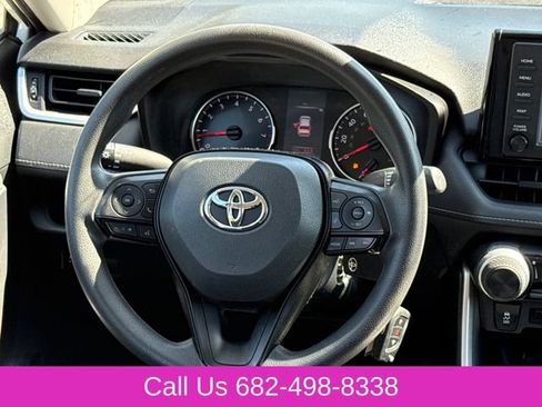 Used 2019 Toyota RAV4 LE FWD image 12