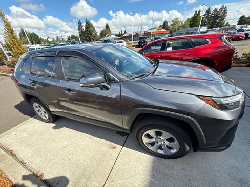 Used 2023 Toyota RAV4 LE AWD/4WD image 4