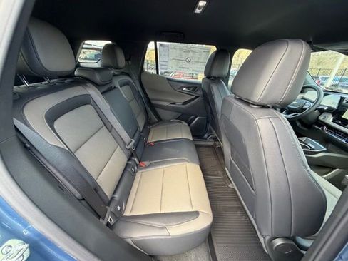 New 2026 Chevrolet Equinox LT w/ Convenience Package II AWD/4WD image 36
