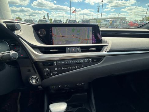 Used 2020 Lexus ES 350 w/ Premium Package FWD image 11