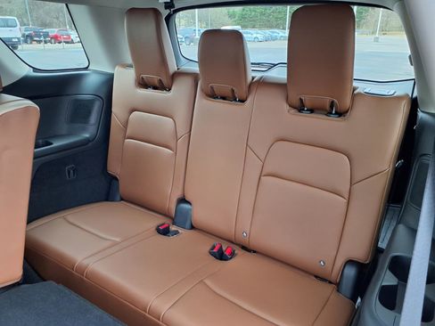 New 2026 Nissan Pathfinder Platinum image 10