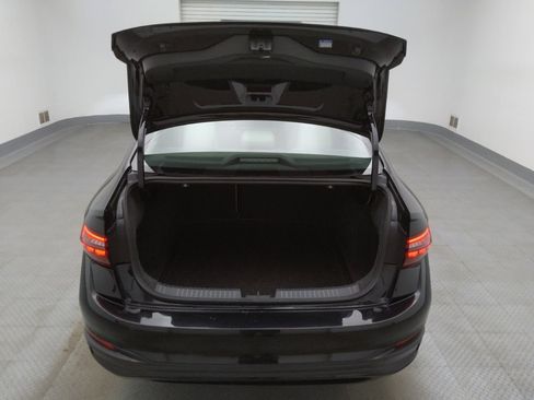 Used 2022 Volkswagen Jetta SE w/ Panoramic Sunroof Package image 29