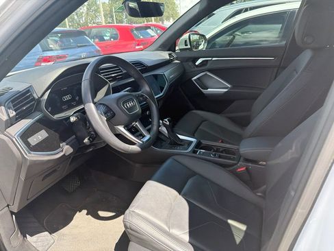 Used 2024 Audi Q3 2.0T Premium w/ Convenience Package AWD/4WD image 9