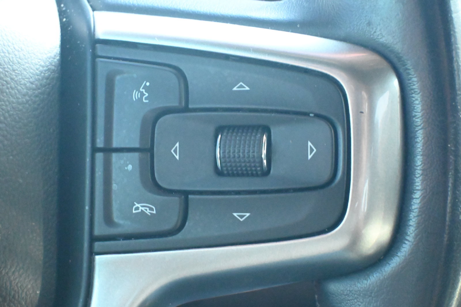 Used 2021 Chevrolet Silverado 1500 RST RWD image 15