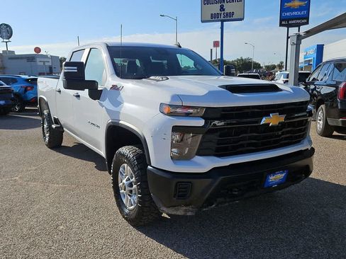 Used 2024 Chevrolet Silverado 2500 W/T w/ WT Convenience Package AWD/4WD image 2