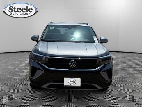 New 2024 Volkswagen Taos SE image 8