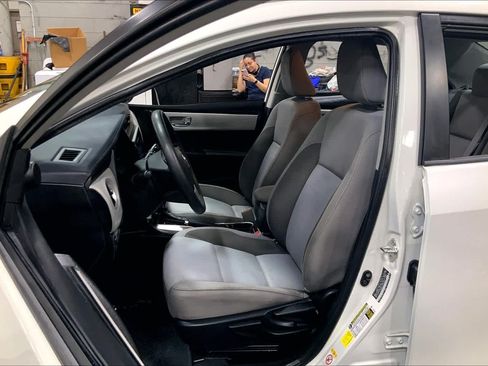 Used 2018 Toyota Corolla LE FWD image 8