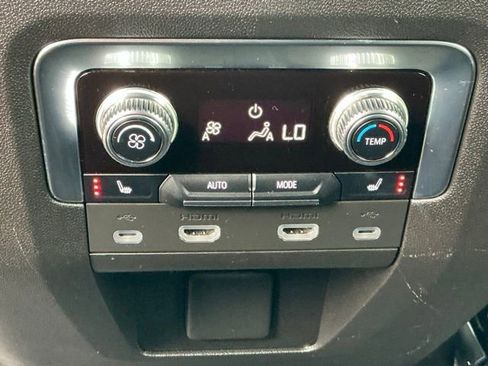 Used 2021 GMC Yukon AT4 w/ AT4 Premium Package AWD/4WD image 12