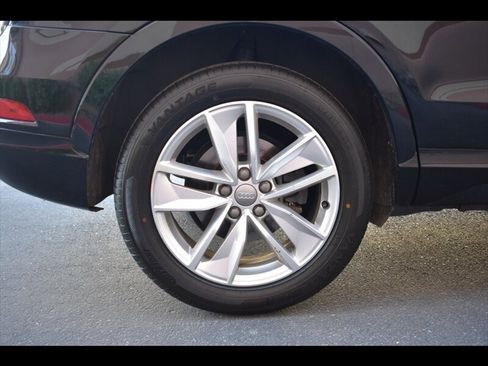 Used 2017 Audi Q3 2.0T Premium image 39