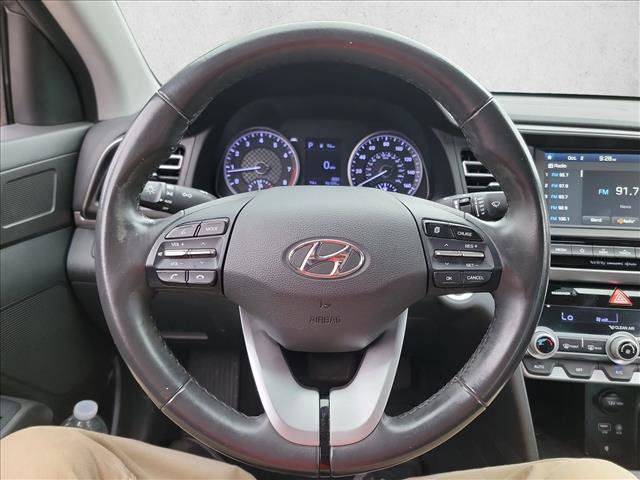 Used 2020 Hyundai Elantra Limited w/ Cargo Package (C1) FWD image 15