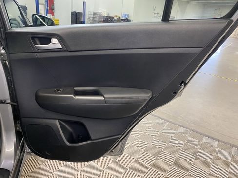 Used 2021 Kia Sportage LX image 16