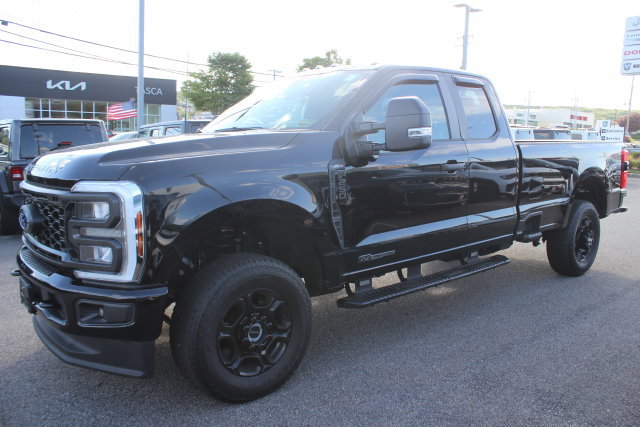 Used 2025 Ford F250 XL w/ STX Appearance Package AWD/4WD image 2