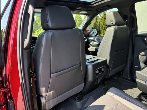 Used 2022 Chevrolet Tahoe LT w/ Luxury Package image 15