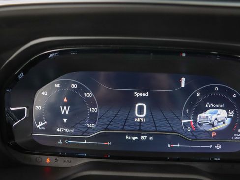 Used 2023 GMC Yukon Denali AWD/4WD image 16