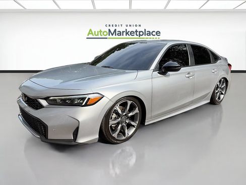 Used 2025 Honda Civic Sport image 3