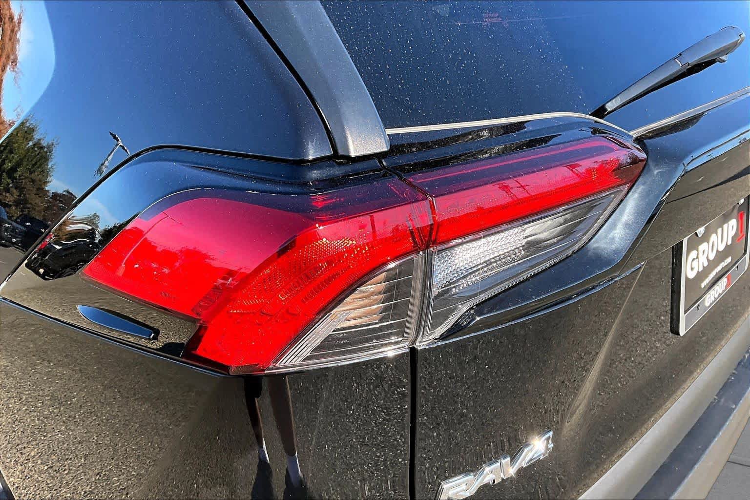 Certified 2025 Toyota RAV4 LE AWD/4WD image 28