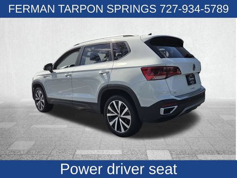 Used 2024 Volkswagen Taos SE FWD image 7