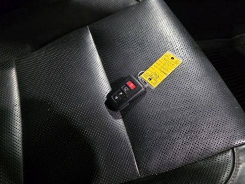 Used 2017 Toyota Highlander Limited image 9