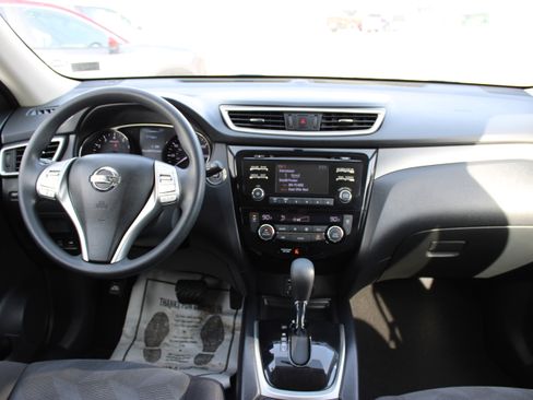Used 2016 Nissan Rogue SV image 14