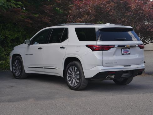 Used 2022 Chevrolet Traverse Premier AWD/4WD image 20