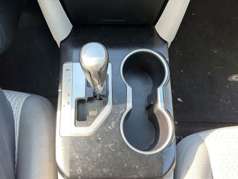 Used 2014 Toyota Camry LE FWD image 16
