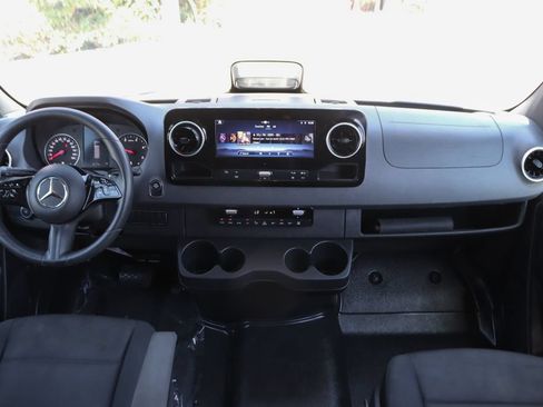 Used 2025 Mercedes-Benz Sprinter 2500 image 33