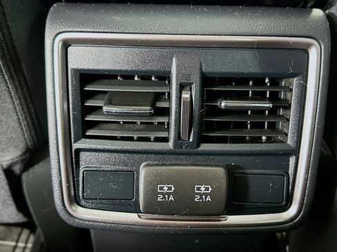 Used 2019 Subaru Forester Premium image 27