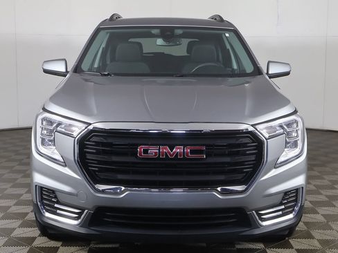 Used 2023 GMC Terrain SLE w/ Driver Convenience Package AWD/4WD image 9