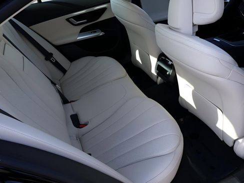 New 2026 Mercedes-Benz E 350 4MATIC Sedan image 22