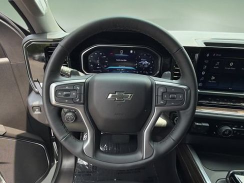 Used 2026 Chevrolet Silverado 1500 LT Trail Boss w/ LT Trail Boss Premium Package AWD/4WD image 12