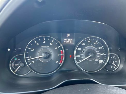 Used 2011 Subaru Outback 3.6R Limited w/ PWR Moonroof Pkg image 28