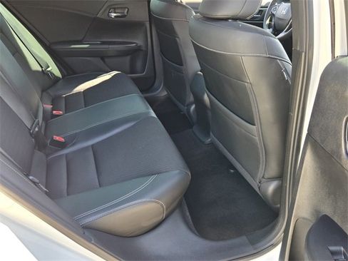Used 2017 Honda Accord Sport image 15