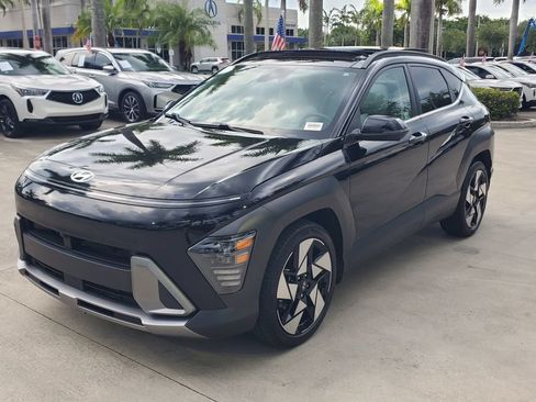 Used 2024 Hyundai Kona Limited FWD image 3