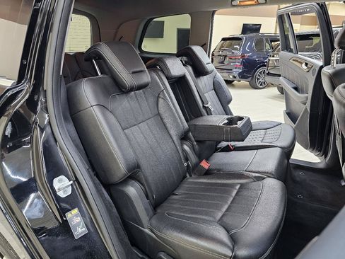Used 2015 Mercedes-Benz GL 450 4MATIC image 24