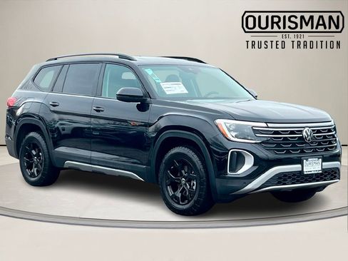 New 2026 Volkswagen Atlas Peak Edition image 1