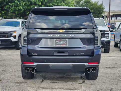 Used 2025 Chevrolet Suburban Premier RWD image 6