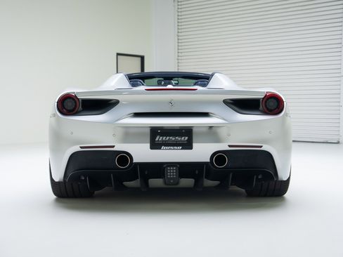 Used 2017 Ferrari 488 Spider RWD image 5