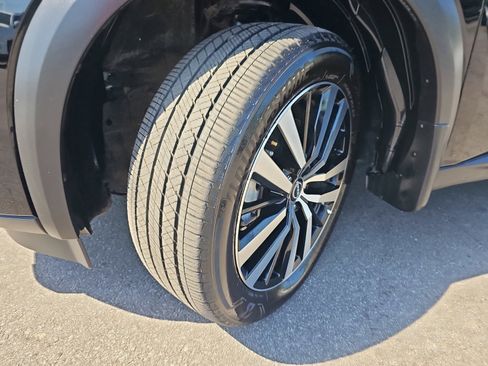 Used 2024 Nissan Pathfinder Platinum w/ Cargo Package image 34