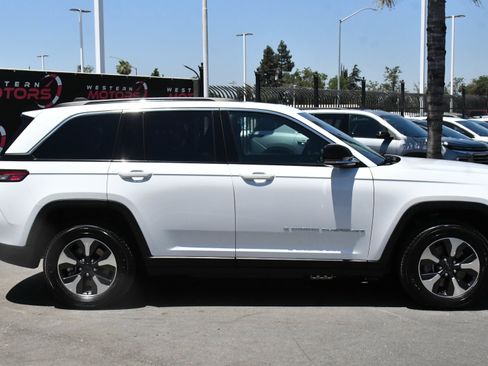 Used 2024 Jeep Grand Cherokee Limited 4xe AWD/4WD image 9