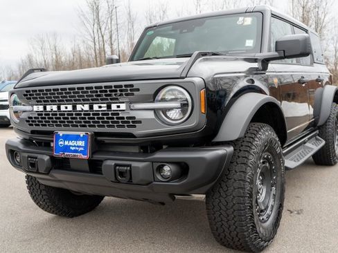 New 2025 Ford Bronco Badlands w/ Sasquatch Package image 2